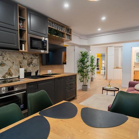 Urban Pearl - Old Town - Unique 4Br/3Ba Apartment Bucarest Extérieur photo