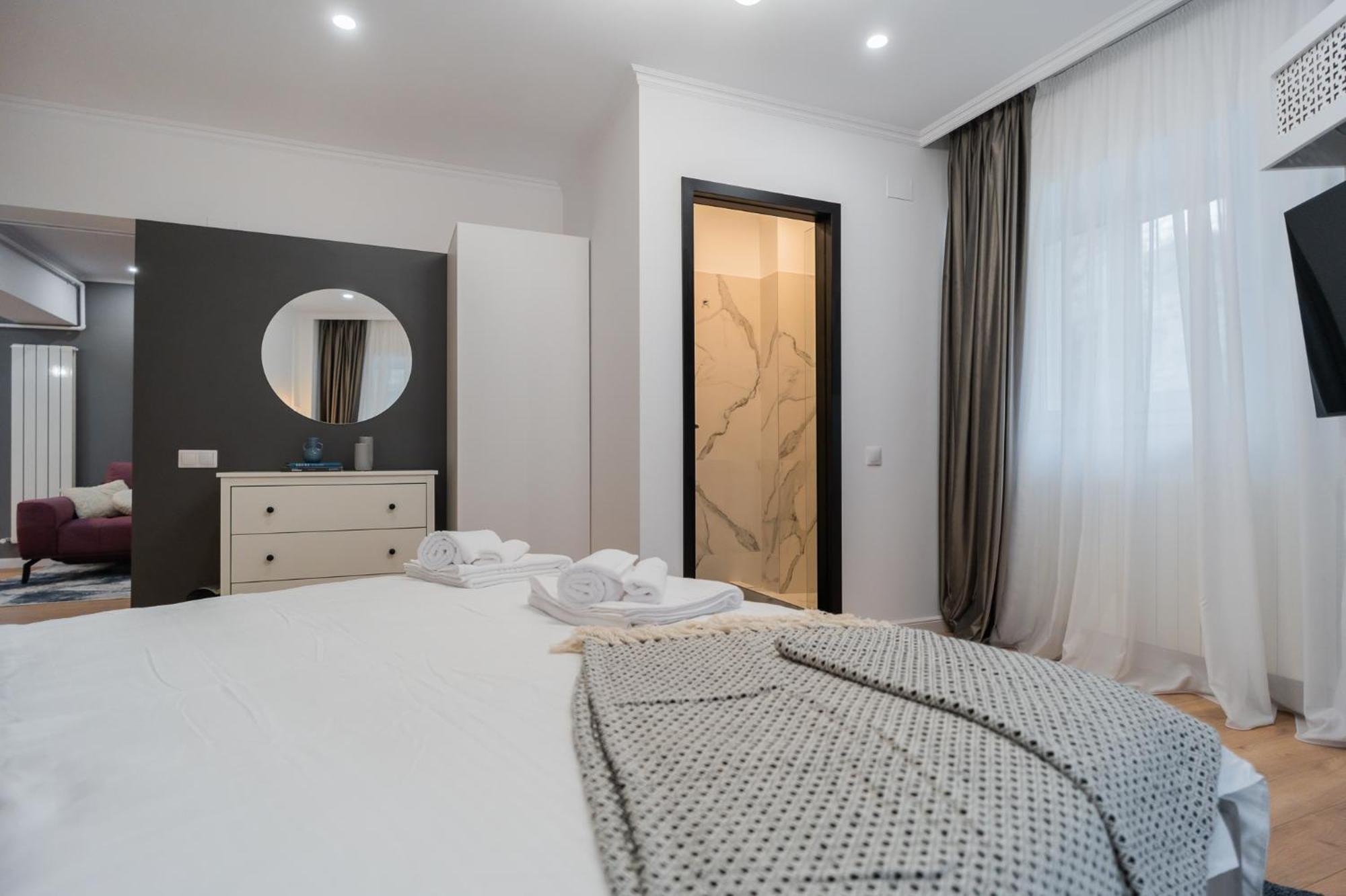 Urban Pearl - Old Town - Unique 4Br/3Ba Apartment Bucarest Extérieur photo